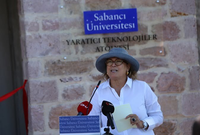 Sabancı Üniversitesi Yaratıcı Teknolojiler Atölyesi, Ayvalık Küçükköy’de açıldı.