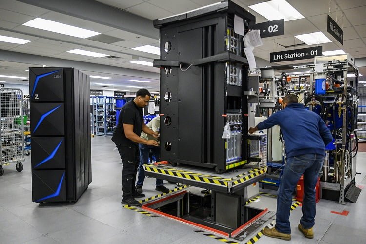 IBM'den veri gizliliği yeteneğine sahip z15 karşınızda!