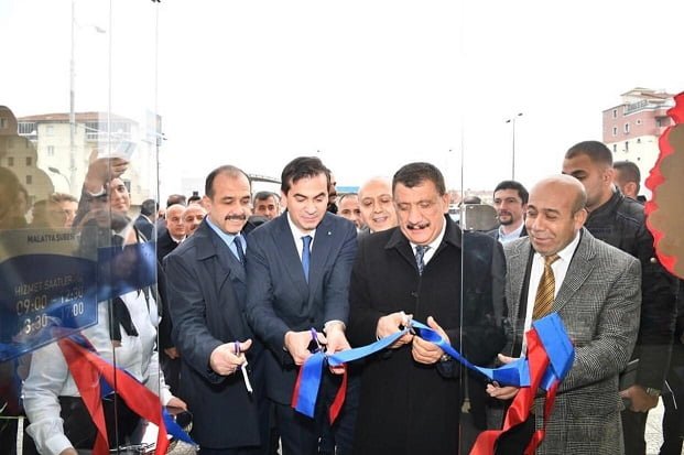 Anadolubank'tan Malatya'ya Yeni Şube. Anadolubank'tan Malatya'ya Yeni Şube.