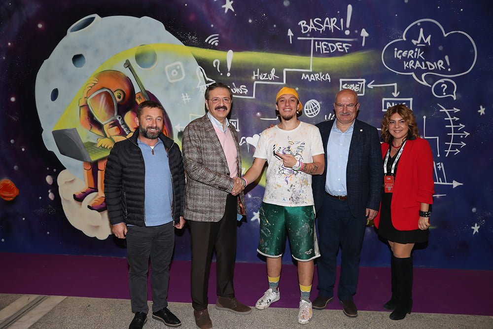 Uluslararası Ankara Marka Buluşmalarının Son Gününde 67 İsim Ankaralılarla Buluştu. Uluslararası Ankara Marka Buluşmalarının Son Gününde 67 İsim Ankaralılarla Buluştu.