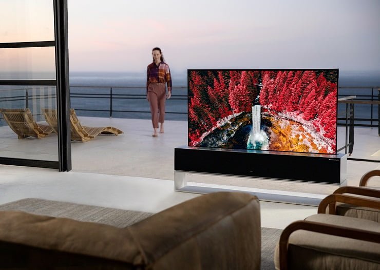 LG’nin Çok Beklenen Kıvrılabilir OLED TV’si Pazara Sunuldu