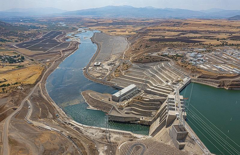 Cengiz Holding Türkiye’nin ilk hibrit enerji santralini kurdu Cengiz Holding Türkiye’nin ilk hibrit enerji santralini kurdu