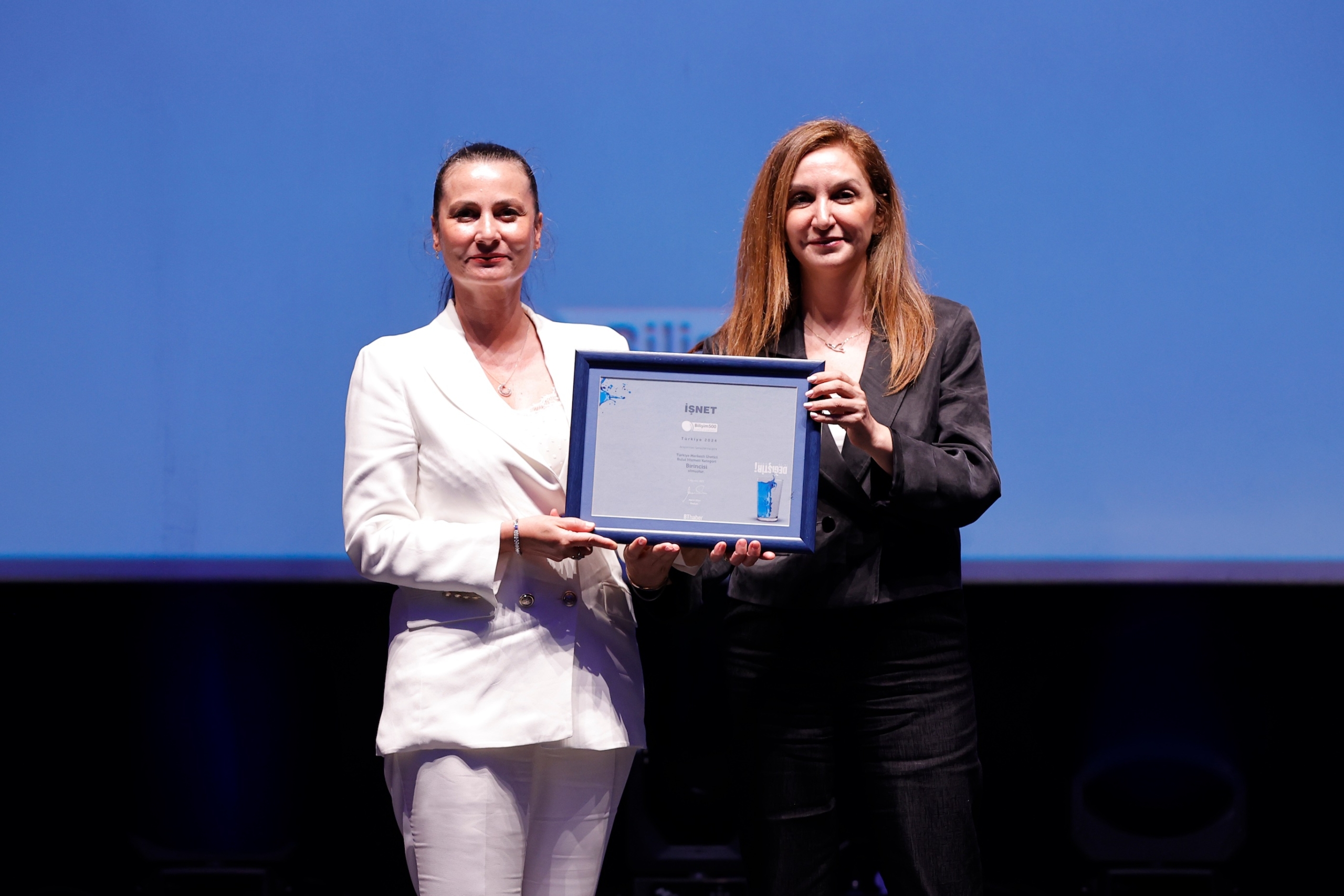 Bilişim 500’den İşNet’e İki Ödül Birden Bilişim 500’den İşNet’e İki Ödül Birden