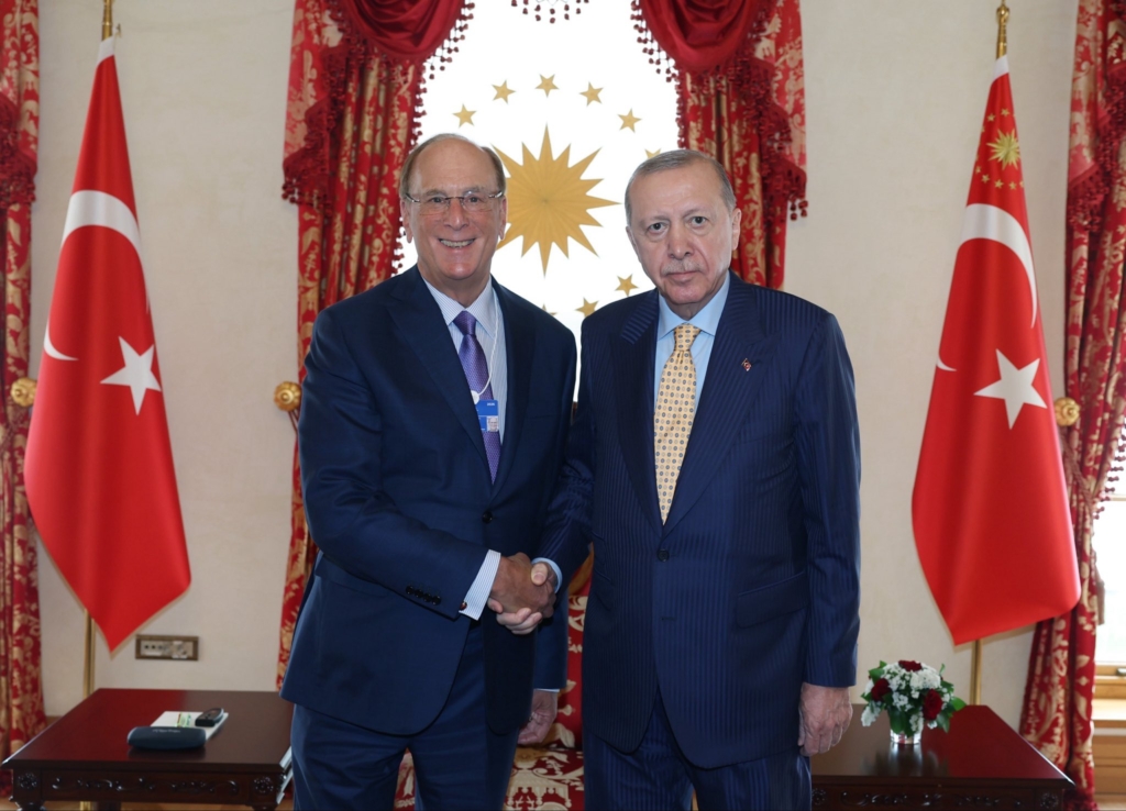 Erdoğan "Daha Davos'a gelmem" dedi, Davos ayağına geldi