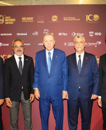 Türkiye ve ABD arasında 100 milyar dolarlık ticaret hedefi için tarihi toplantı